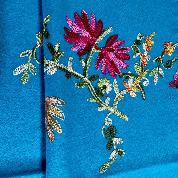 Baby Alpaca Shawl / Wrap in Azure Blue with Multicolor Embroidery – Made in Peru - Picture 12 of 15